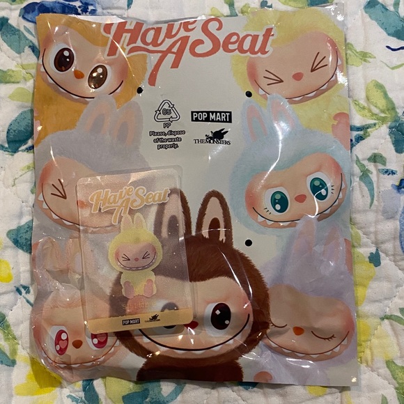 Pop Mart Labubu 'Have A Seat' Sisi Collectible Figure - Picture 7 of 13